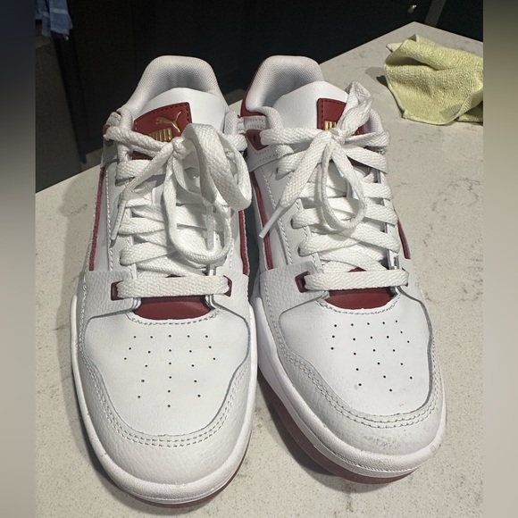 Decluttering my closet. Moving to a new house. - Picture 2 of 3